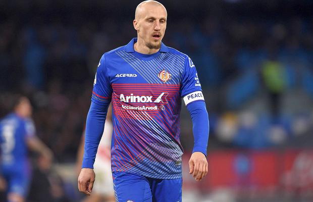Din nou pe tușă! Vlad Chiricheș nu poate ține ritmul în Serie A și e incert și pentru națională