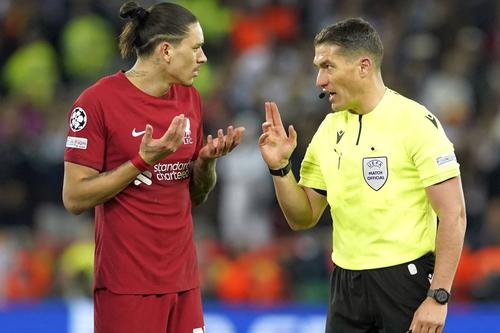 Kovacs, în dialog cu Nunez  / Sursă foto: Imago Images