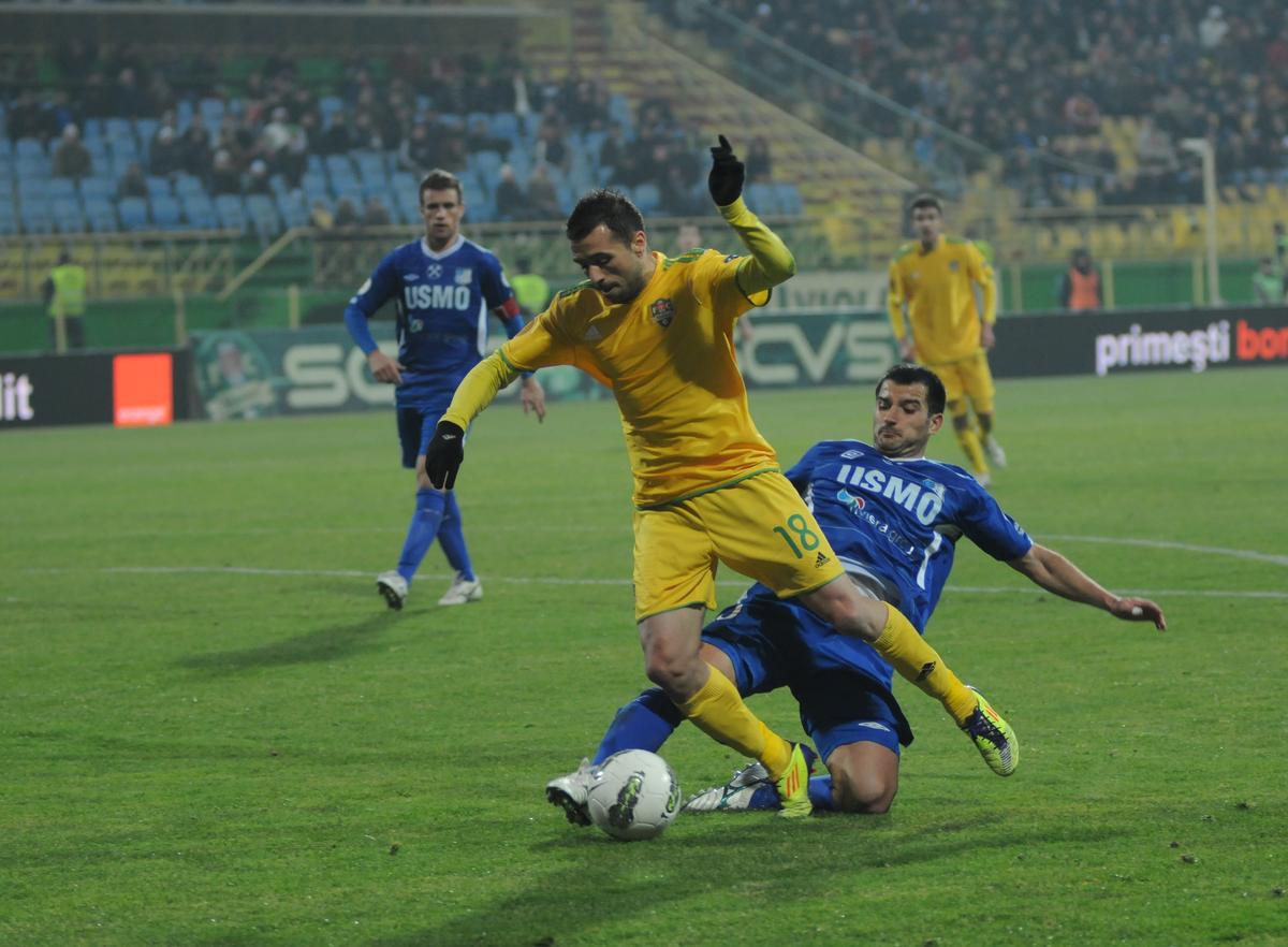 Dezvăluirile fotbalistului care a stat o lună la FCSB: „M-a vrut Pițurcă, dar a venit Ilie Dumitrescu și a zis că vrea să facă tiki-taka cu jucătorii de la Urziceni”