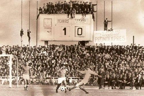 Imagine de arhivă din celebrul meci cu Ferencvaros / Sursă foto: Facebook@ FC Argeș