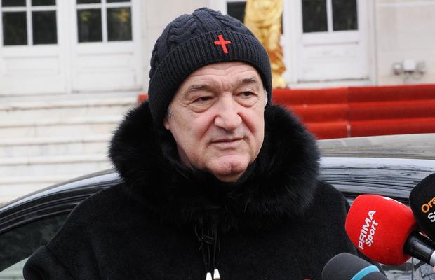 Gigi Becali a pus mâna pe telefon și-a sunat direct: „Se uită ăia la tine ca oile în țarc la cioban” » Dezvăluiri din culise: „Omul ăsta mi-a salvat viața”
