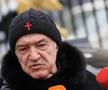 Gigi Becali, apariție inedită » Și-a asortat hainele cu tematică religioasă cu încălțăminte de fițe
