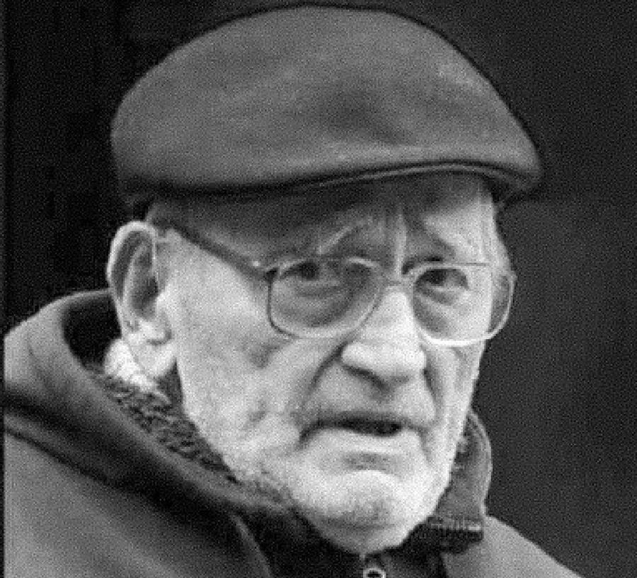 Nicolae Vulpeanu, în urmă cu trei luni, la înmormântarea soției / Sursă foto: Facebook@ FC Argeș S-a stins un fotbalist legendar al Argeșului: „Face parte din patrimoniul de aur al clubului nostru”