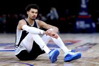 O vedetă de 21 de ani din NBA ratează tot restul sezonului din cauza unui cheag de sânge la umăr