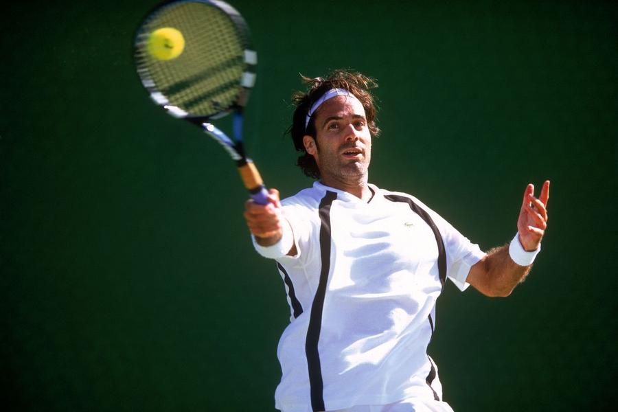 Alex Corretja, fost număr 2 mondial/Foto: Getty Images Alex Corretja a explicat modul în care a reușit să devină relevant după ce și-a încheiat cariera în tenis: „Este vorba de a ajunge la toată lumea, indiferent dacă au 10 sau 80 de ani”