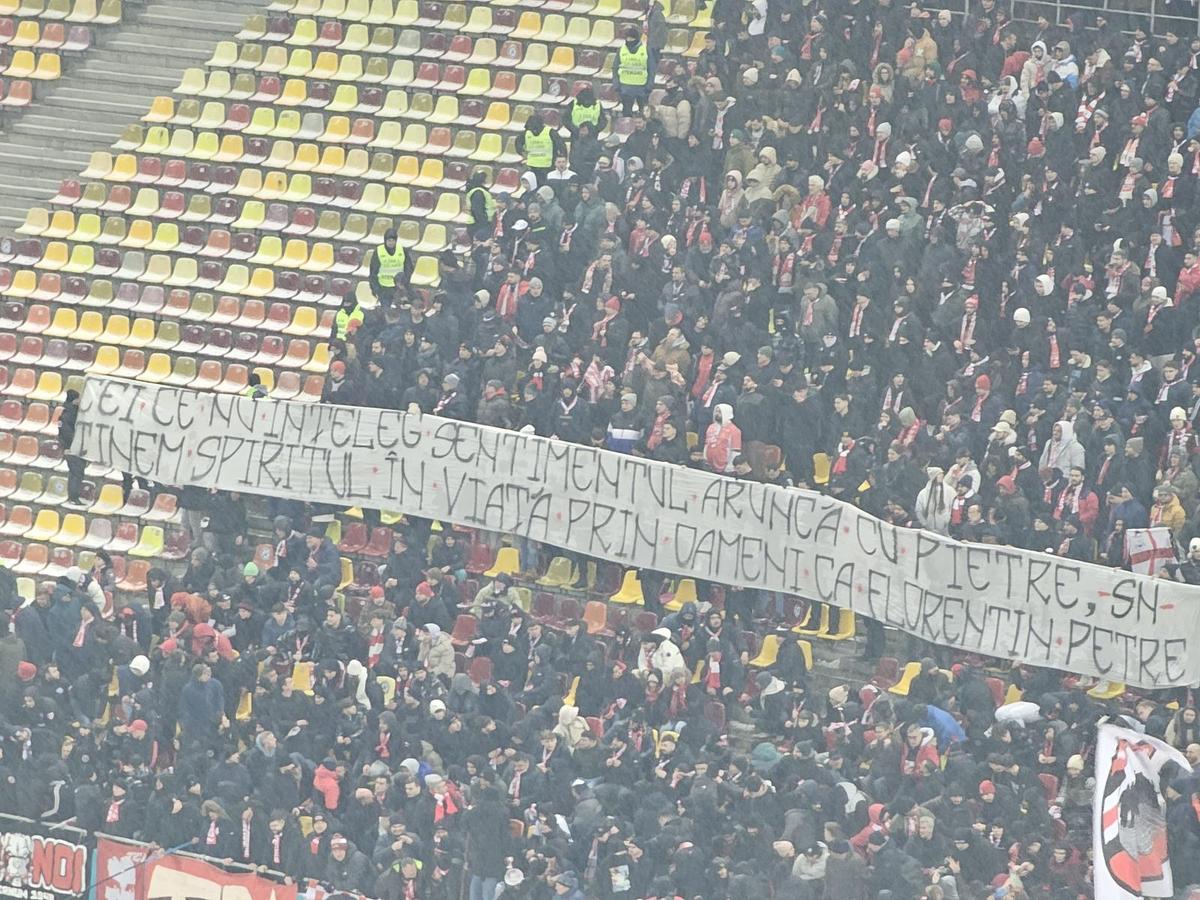 Toate mesajele apărute pe stadion la Rapid - Dinamo