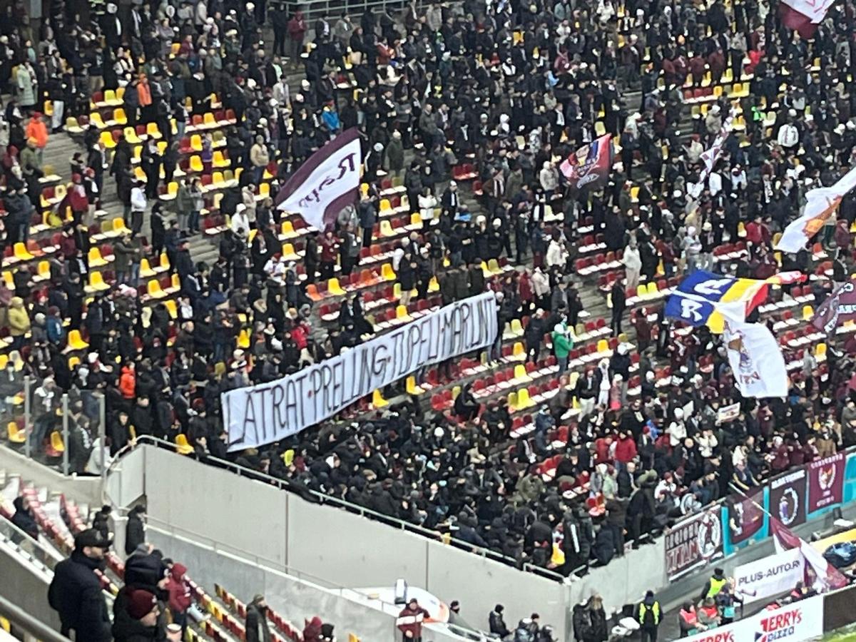Toate mesajele apărute pe stadion la Rapid - Dinamo