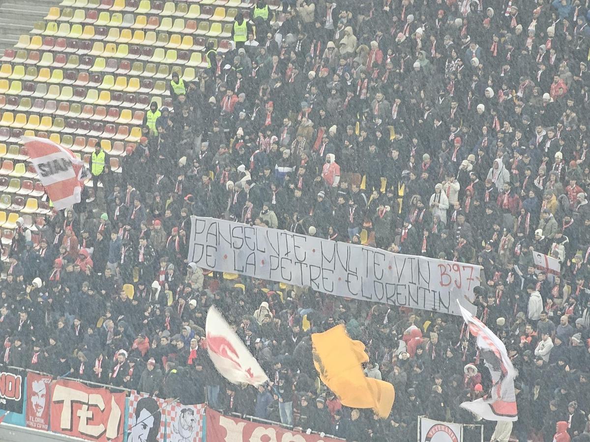 Toate mesajele apărute pe stadion la Rapid - Dinamo