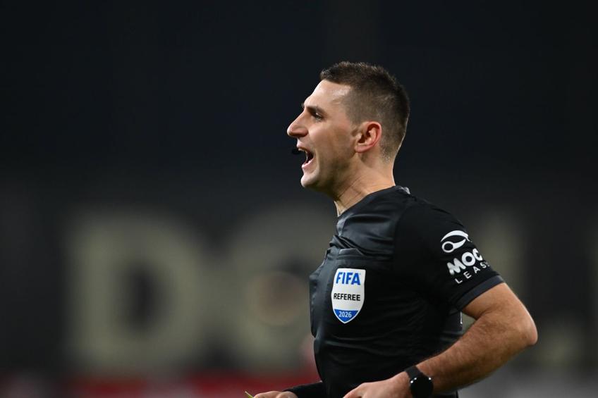 Rareș Vidican a anulat un gol lui Dinamo în startul meciului // foto: Imago