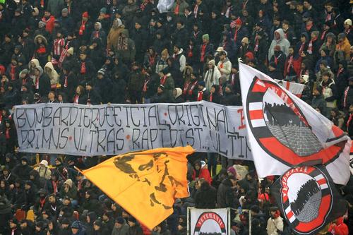 Derby-ul Rapid - Dinamo a fost marcat de multiple mesaje rasiste și jignitoare / FOTO: Gazeta Sporturilor