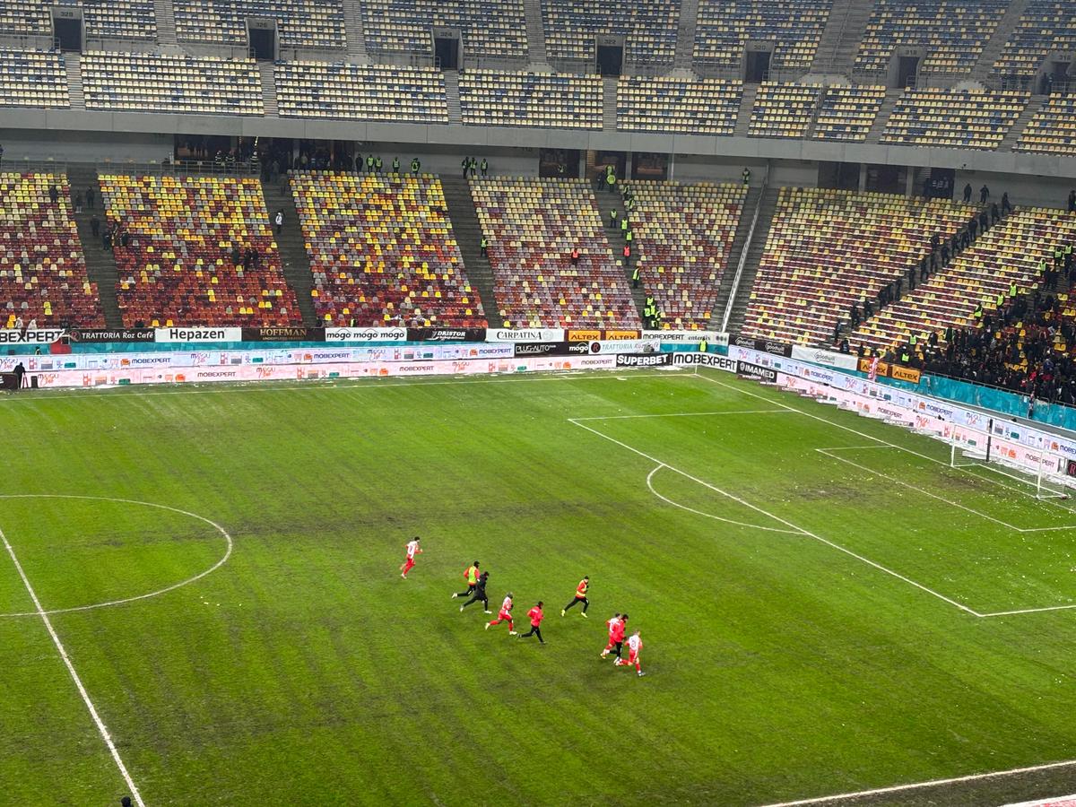 După Rapid - Dinamo, dezastrul » Așa arată gazonul Arenei Naționale înainte de FCSB - Metaloglobus