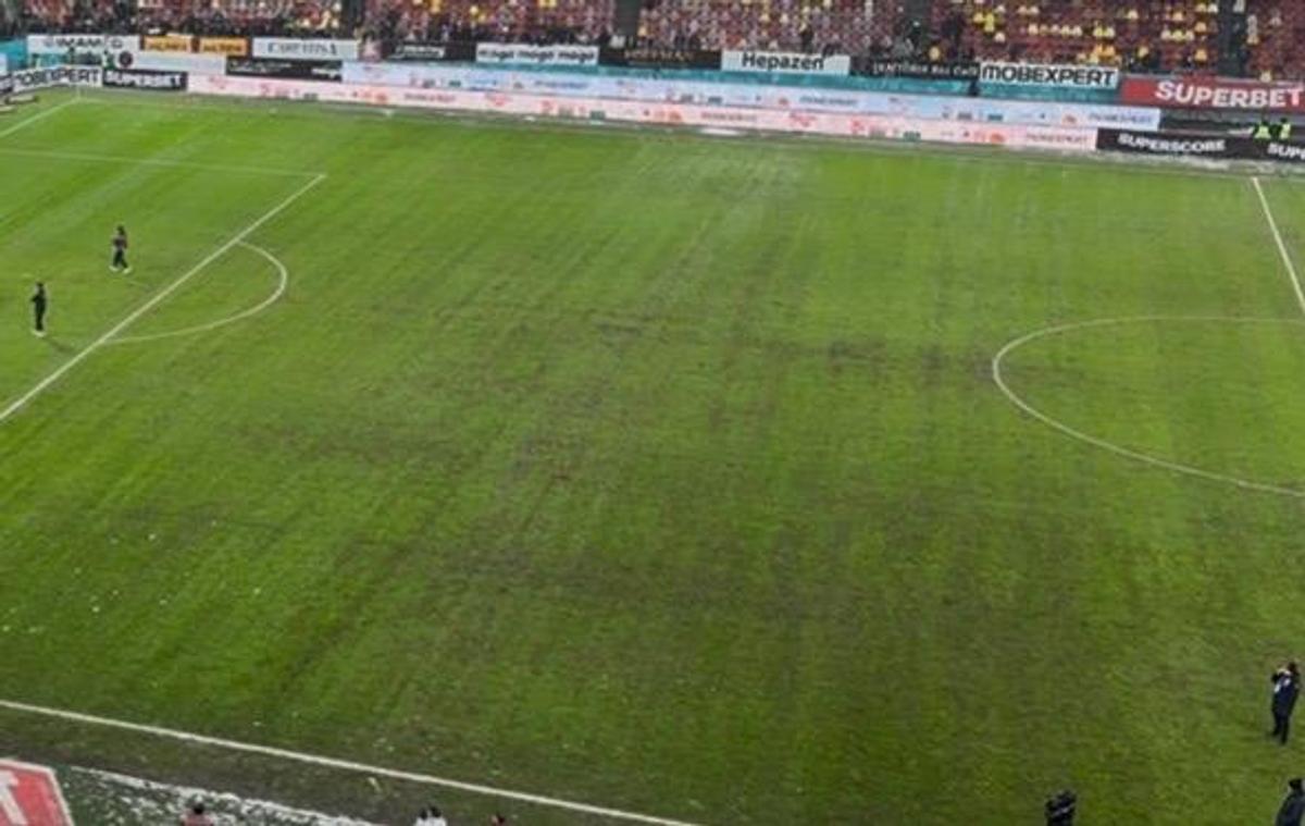 Gazonul pe Arena Națională, după Rapid - Dinamo