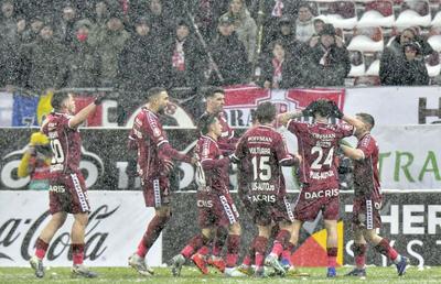 Rapid, meseriașă în derby-uri! O bate iar pe Dinamo, urmează un play-off fascinant » Noul clasament la vârful Superligii