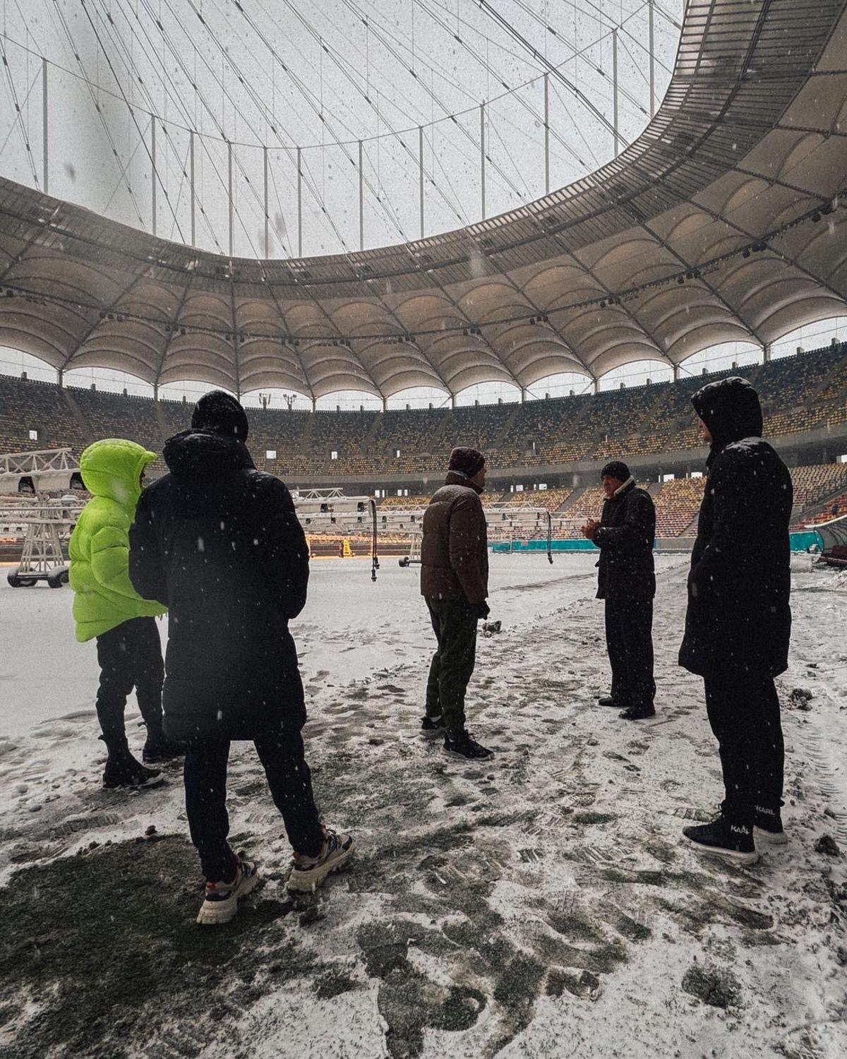 Gazonul Arenei Naționale, acoperit de zăpadă în ziua meciului Rapid - Dinamo