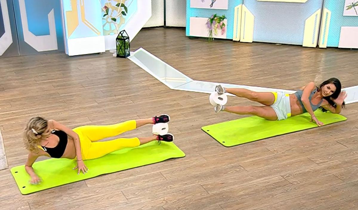 FOTO Ramona și Diana au încins atmosfera în direct la TV » Exercițiu sexy inspirat de provocarea fotbaliștilor
