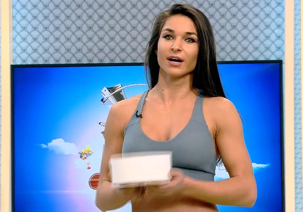FOTO Ramona și Diana au încins atmosfera în direct la TV » Exercițiu sexy inspirat de provocarea fotbaliștilor