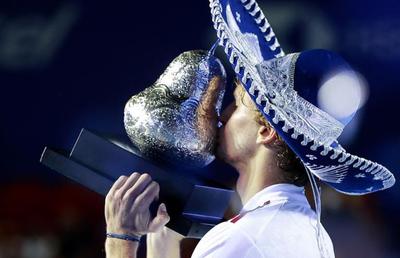Alexander Zverev l-a învins pe Stefanos Tsitsipas în finala de la Acapulco » Al 14-lea trofeu pentru german
