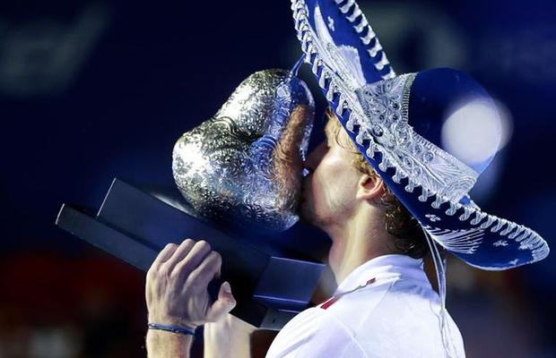 Alexander Zverev l-a învins pe Stefanos Tsitsipas în finala de la Acapulco » Al 14-lea trofeu pentru german