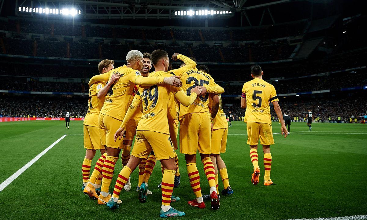 Imaginile bucuriei catalane » Cum au sărbătorit fotbaliștii Barcelonei după victoria fantastică în fața lui Real Madrid
