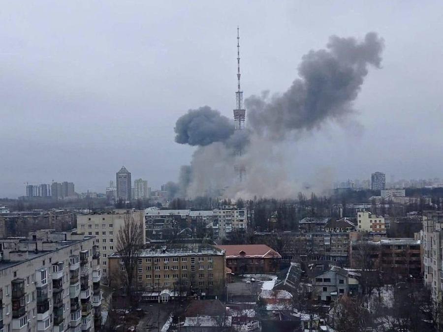 Turnul de televiziune din Kiev bombardat în primele zile de război Vitali Klitschko anunță o catastrofă: „600.000 de oameni au părăsit Kievul”. Motivul e tulburător