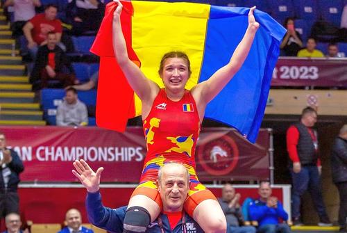 Roxana Capezan a câştigat medalia de aur la cat. 65 kg. Foto: Facebook @frlupte