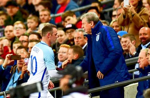 Roy Hodgson, 75 de ani, reintră în circuit după ce se retrăsese și devine cel mai bătrân antrenor din elita Europei. Îi ia locul la Crystal Palace pe Vieira, recent demis.