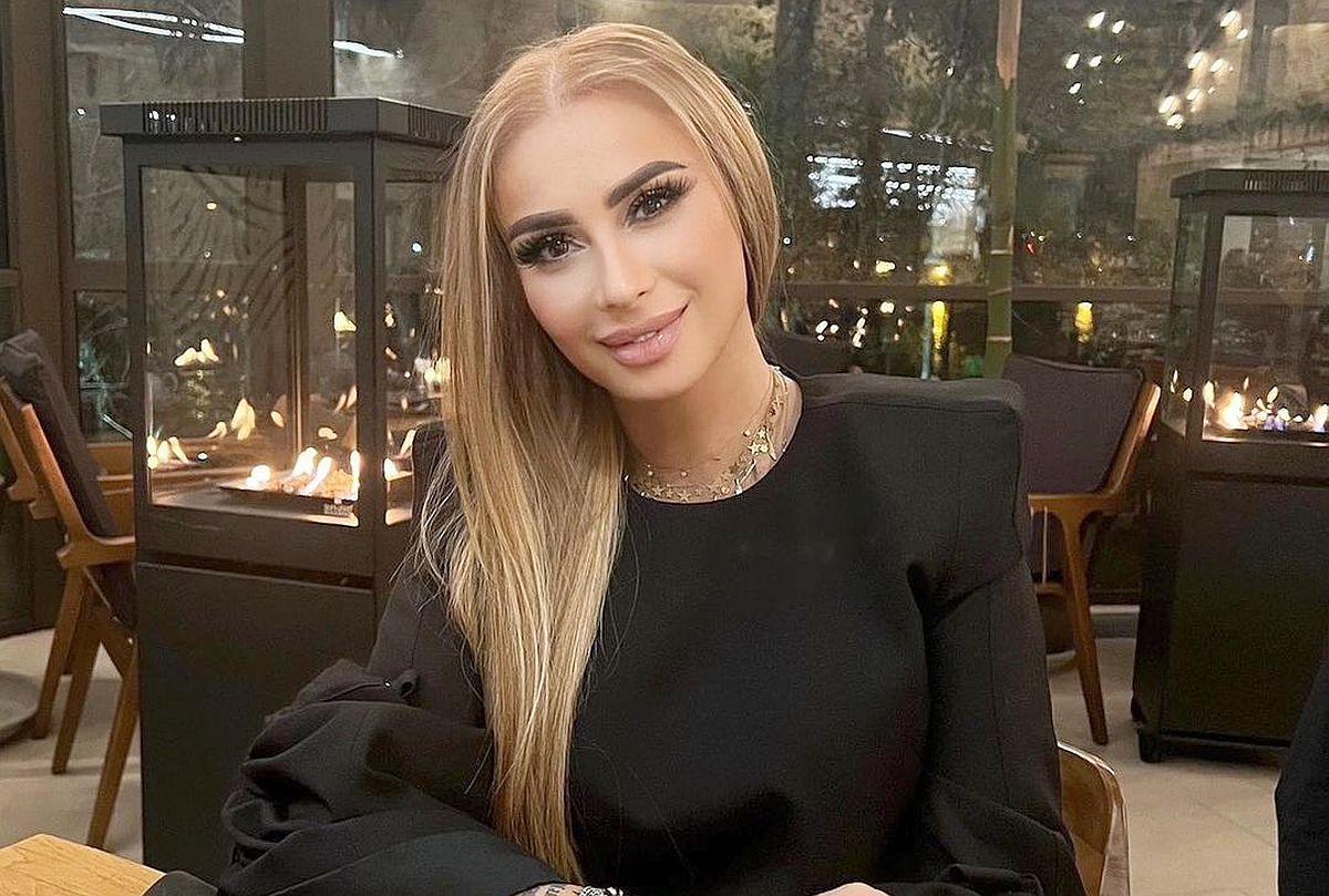 Anamaria Prodan s-a cuplat cu un afacerist care a plătit o sumă uriașă pentru a-i expune chipul pe cea mai mare clădire din lume