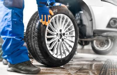 Cum știi când trebuie să schimbi anvelopele: 3 semne importante
