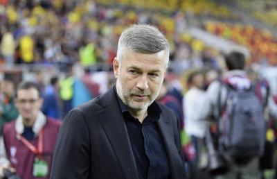 Ce face Edward Iordănescu când toată România așteaptă să știe cine va fi selecționerul „tricolorilor” » Ipostază estivală