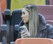 Artista Ronna Riva a fost prezentă la România – Bosnia-Herțegovina, meci din preliminariile pentru Campionatul Mondial din 2026. FOTO: Ionuț Iordache (GSP.RO)