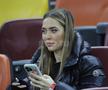 Artista Ronna Riva a fost prezentă la România – Bosnia-Herțegovina, meci din preliminariile pentru Campionatul Mondial din 2026. FOTO: Ionuț Iordache (GSP.RO)