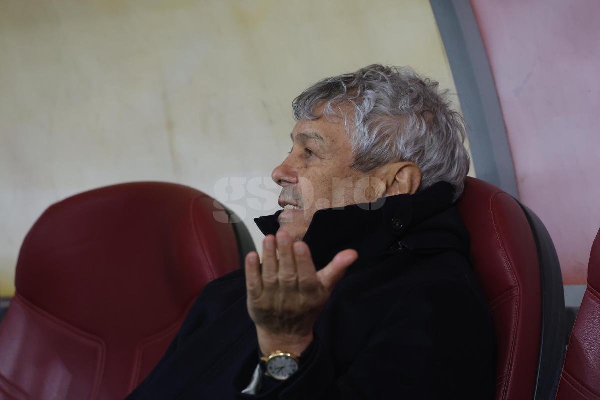 Mircea Lucescu, „împietrit” pe bancă la finalul eșecului cu Bosnia