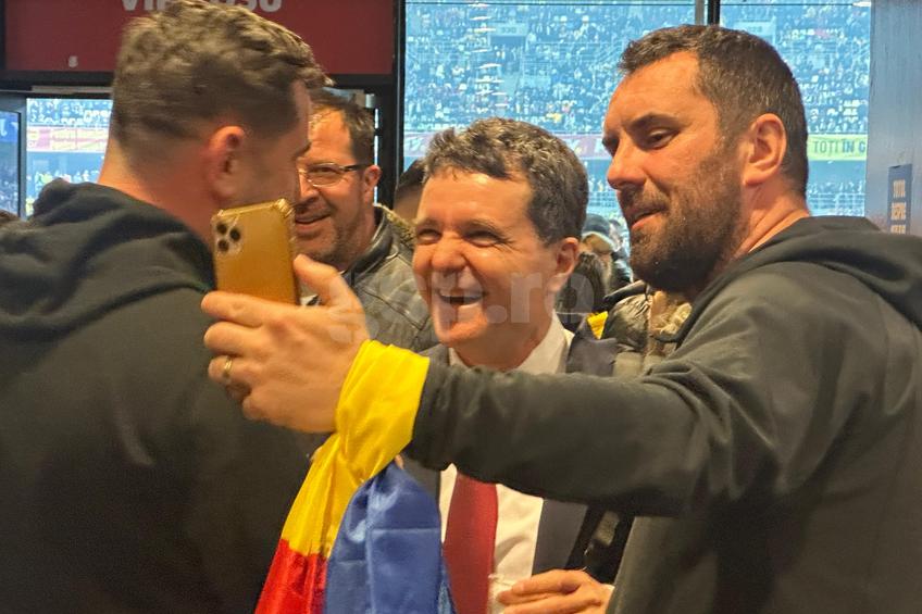 Nicușor Dan fost prezentă la România – Bosnia-Herțegovina, meci din preliminariile pentru Campionatul Mondial din 2026. FOTO: Ionuț Iordache (GSP.RO)