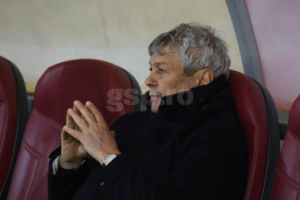 În conferință, Mircea Lucescu s-a pus scut în fața unui „tricolor”: „Poate că trebuia să fie mai ajutat de ceilalți!”
