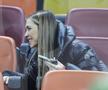 Artista Ronna Riva a fost prezentă la România – Bosnia-Herțegovina, meci din preliminariile pentru Campionatul Mondial din 2026. FOTO: Ionuț Iordache (GSP.RO)