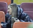 Artista Ronna Riva a fost prezentă la România – Bosnia-Herțegovina, meci din preliminariile pentru Campionatul Mondial din 2026. FOTO: Ionuț Iordache (GSP.RO)