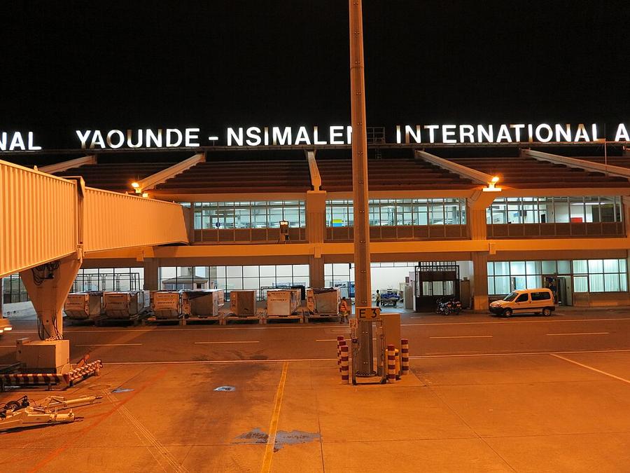 Coșmar pentru Dawa și naționala Camerunului! Zbor întârziat, aeroport închis și cinci ore de drum cu autocarul