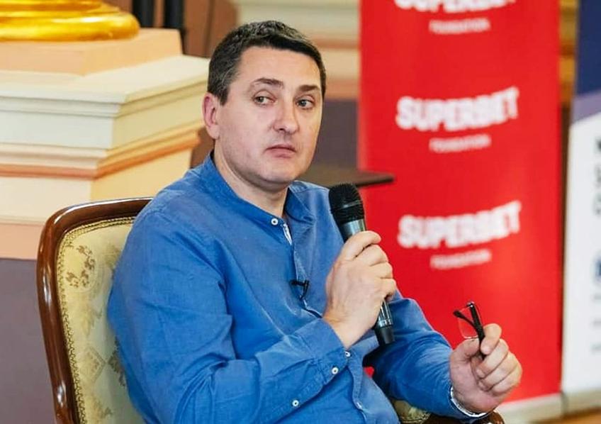 Istoricul Cosmin Popa la o conferință Dilema, foto: facebook