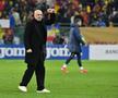 Ce s-a întâmplat pe gazon, imediat după România - Bosnia » Imagini înduioșătoare cu familia unui „tricolor” + Mircea Lucescu, „înmărmurit”