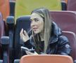 Artista Ronna Riva a fost prezentă la România – Bosnia-Herțegovina, meci din preliminariile pentru Campionatul Mondial din 2026. FOTO: Ionuț Iordache (GSP.RO)