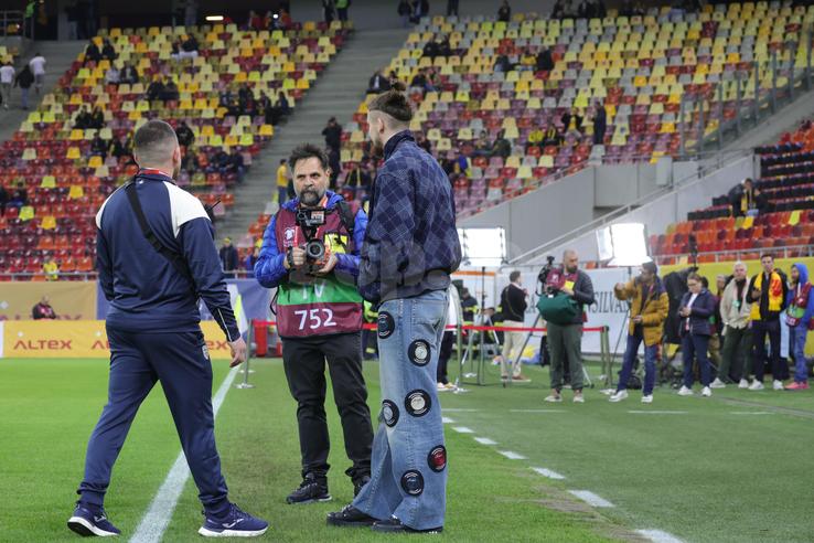 Radu Drăgușin a fost prezent la România – Bosnia-Herțegovina, meci din preliminariile pentru Campionatul Mondial din 2026. FOTO: Ionuț Iordache (GSP.RO)