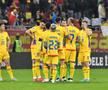 Ce s-a întâmplat pe gazon, imediat după România - Bosnia » Imagini înduioșătoare cu familia unui „tricolor” + Mircea Lucescu, „înmărmurit”