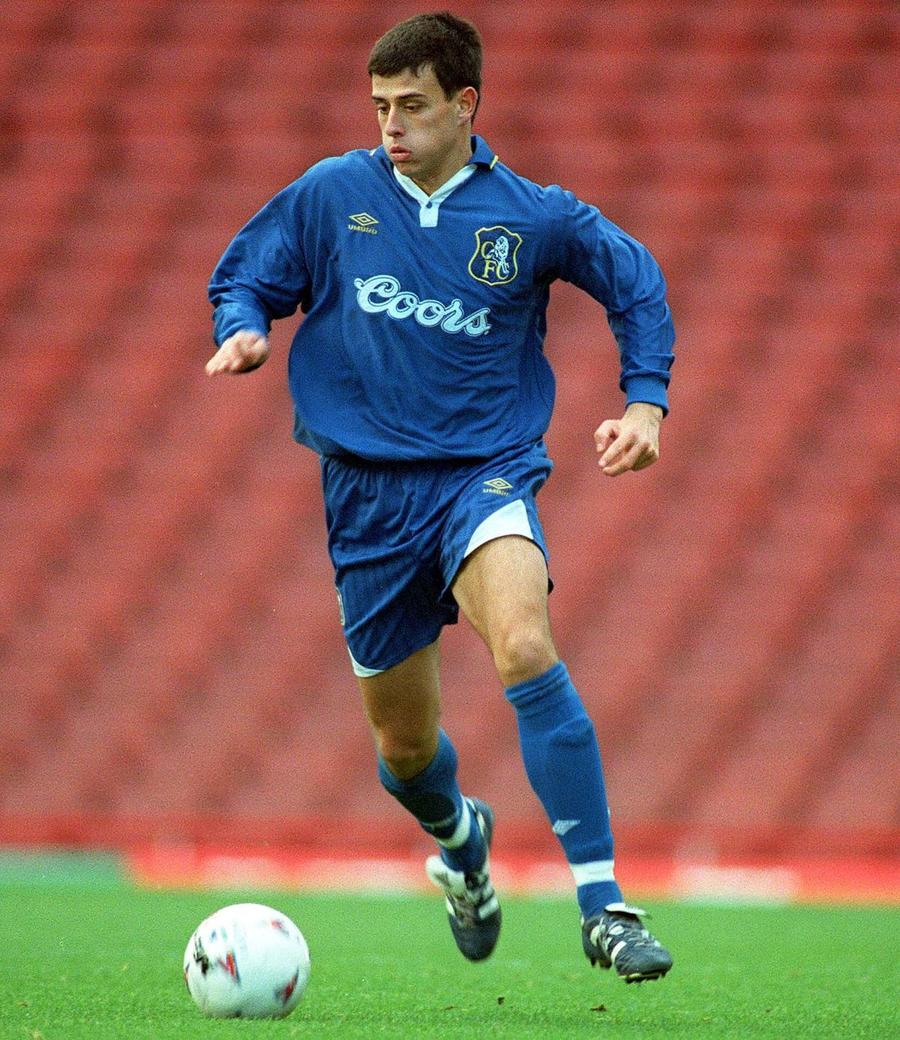 Neil Clement, în tricoul lui Chelsea, în sezonul 1999-2000 / Foto: Imago Fostul coleg al lui Dan Petrescu, în cătușe! » Fratele mai mic al asistentului lui Ancelotti la selecționata Braziliei, arestat după o razie în Costa del Sol + Acuzațiile aduse
