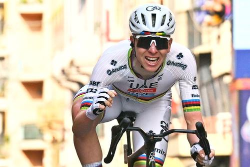 Tadej Pocagar (UAE) s-a impus în premieră în Milano-Sanremo, foto: Imago