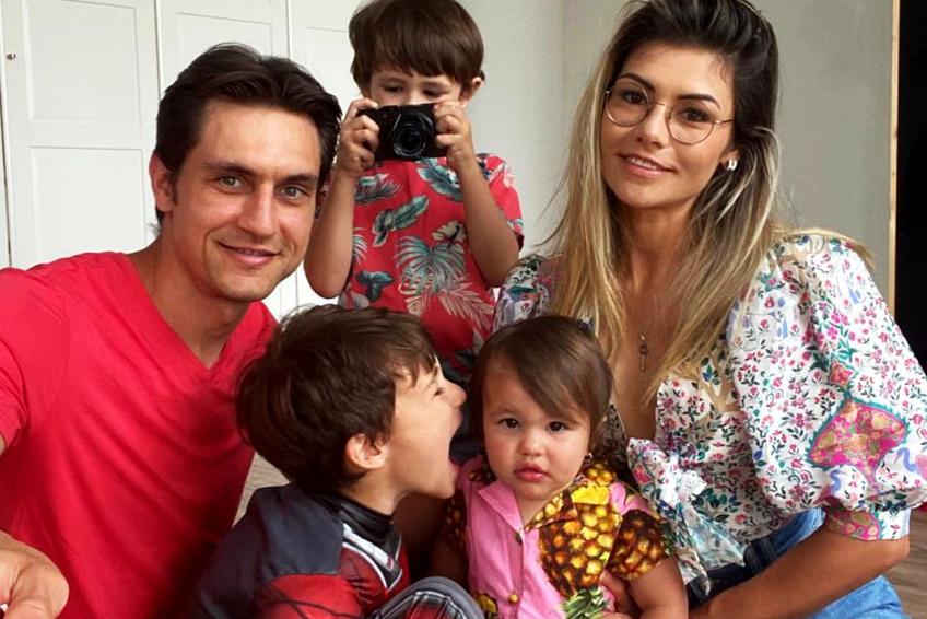 Familia Tătărușanu, numai zâmbete. Sursă foto: frf.ro