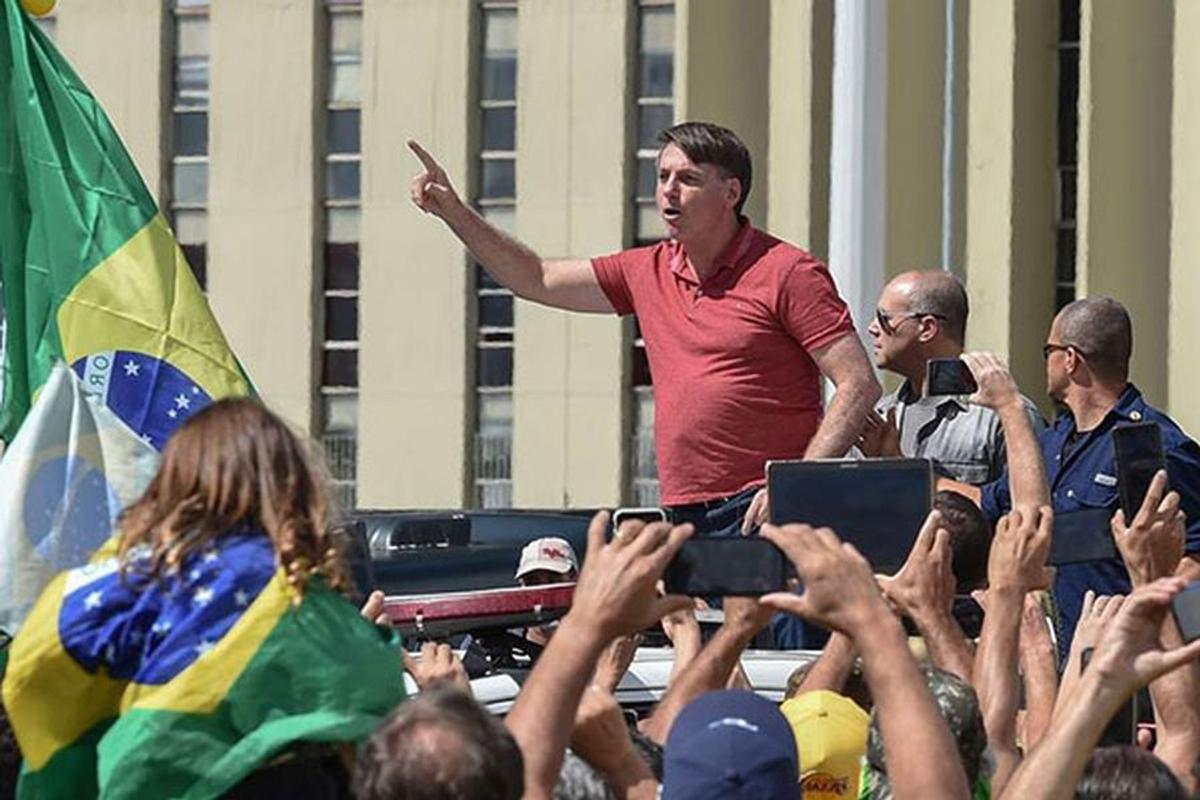Situație fără precedent » Președintele țării a participat la protestele care cer eliminarea restricțiilor