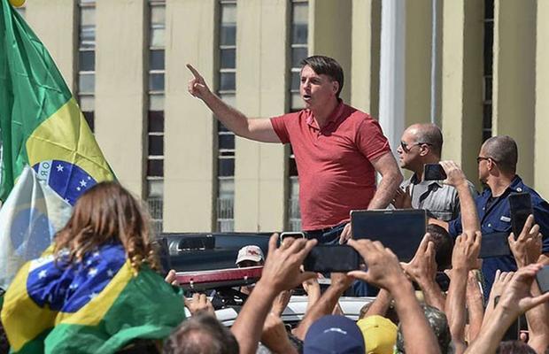 Situație fără precedent » Președintele țării a participat la protestele care cer eliminarea restricțiilor
