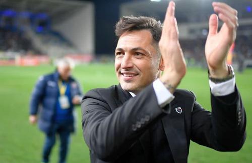 Fundașul stânga portughez Mario Camora (33 de ani) spune că în proporție de 90% va obține cetățenia română până la meciul de baraj dintre România și Islanda. Căpitanul celor de la CFR Cluj speră să fie convocat de Mirel Rădoi.