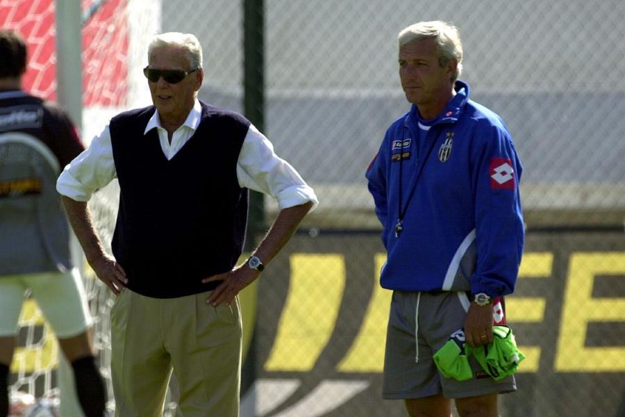 Umberto Agnelli, tatăl lui Andrea, alături de antrenorul Marcelo Lippi, în 2001 // Foto: Getty Images Cine e Andrea Agnelli, „șarpele de la UEFA” invocat de Čeferin și al doilea cel mai mare susținător al Super Ligii Europei