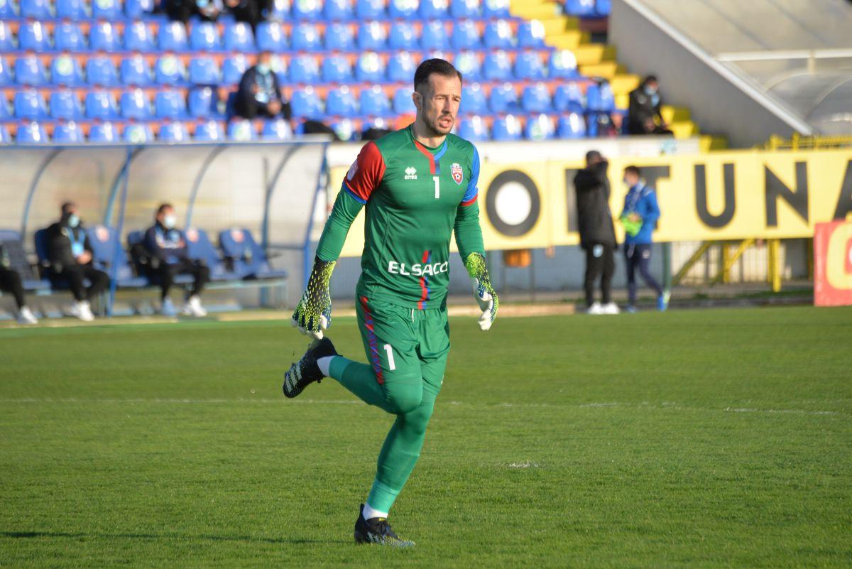 Marius Croitoru îi ia tare pe olteni: „N-am văzut nimic la voi, doar mingi lungi!”